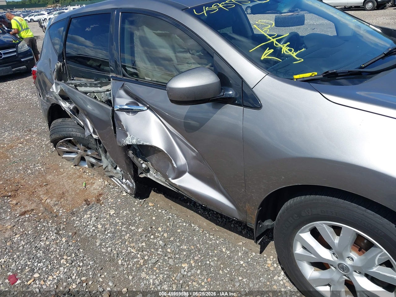 2012 NISSAN MURANO S · 6/11