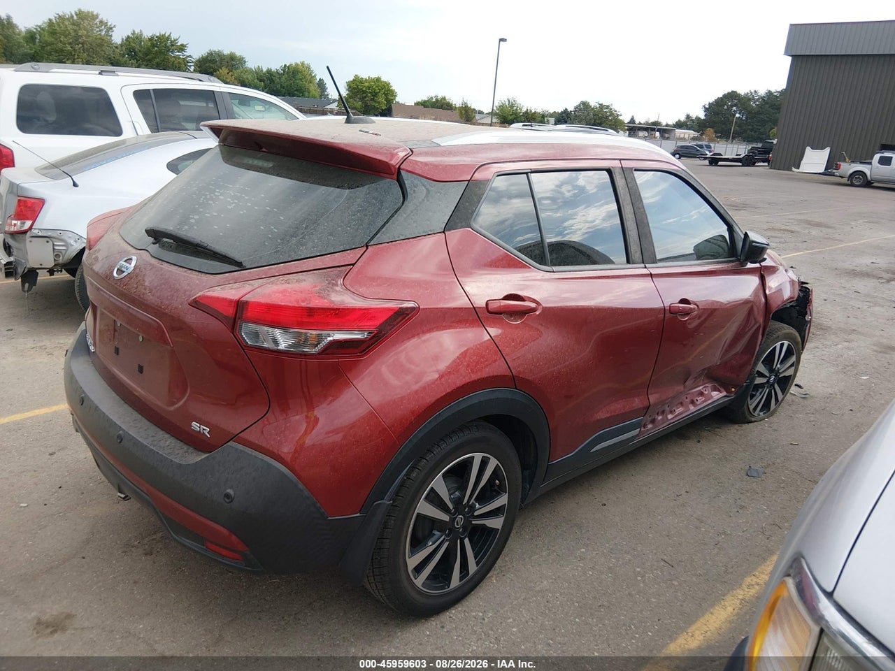 2020 NISSAN KICKS SR XTRONIC CVT · 4/11