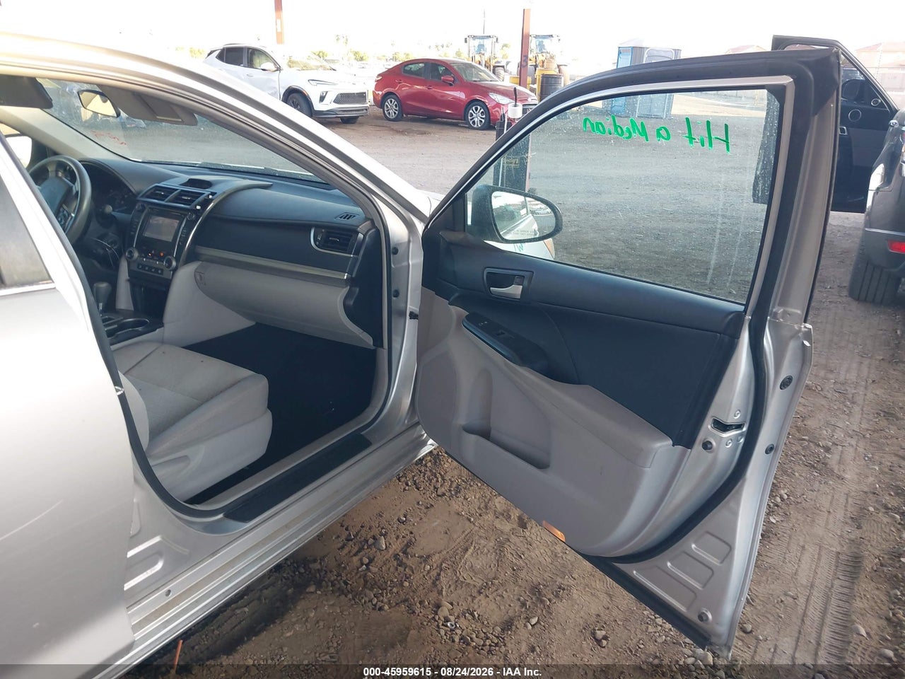 2014 TOYOTA CAMRY LE · 5/11