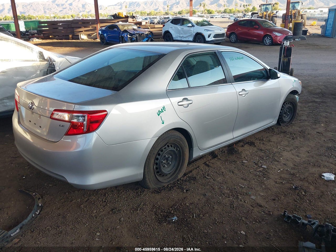2014 TOYOTA CAMRY LE · 4/11