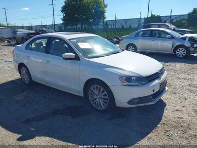 3VWGZ7AJ7BM****** · 2011 VOLKSWAGEN JETTA 2.5L SEL