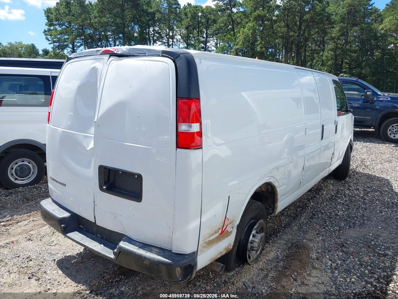 2025 CHEVROLET EXPRESS CARGO RWD 2500 EXTENDED WHEELBASE WT · 4/11