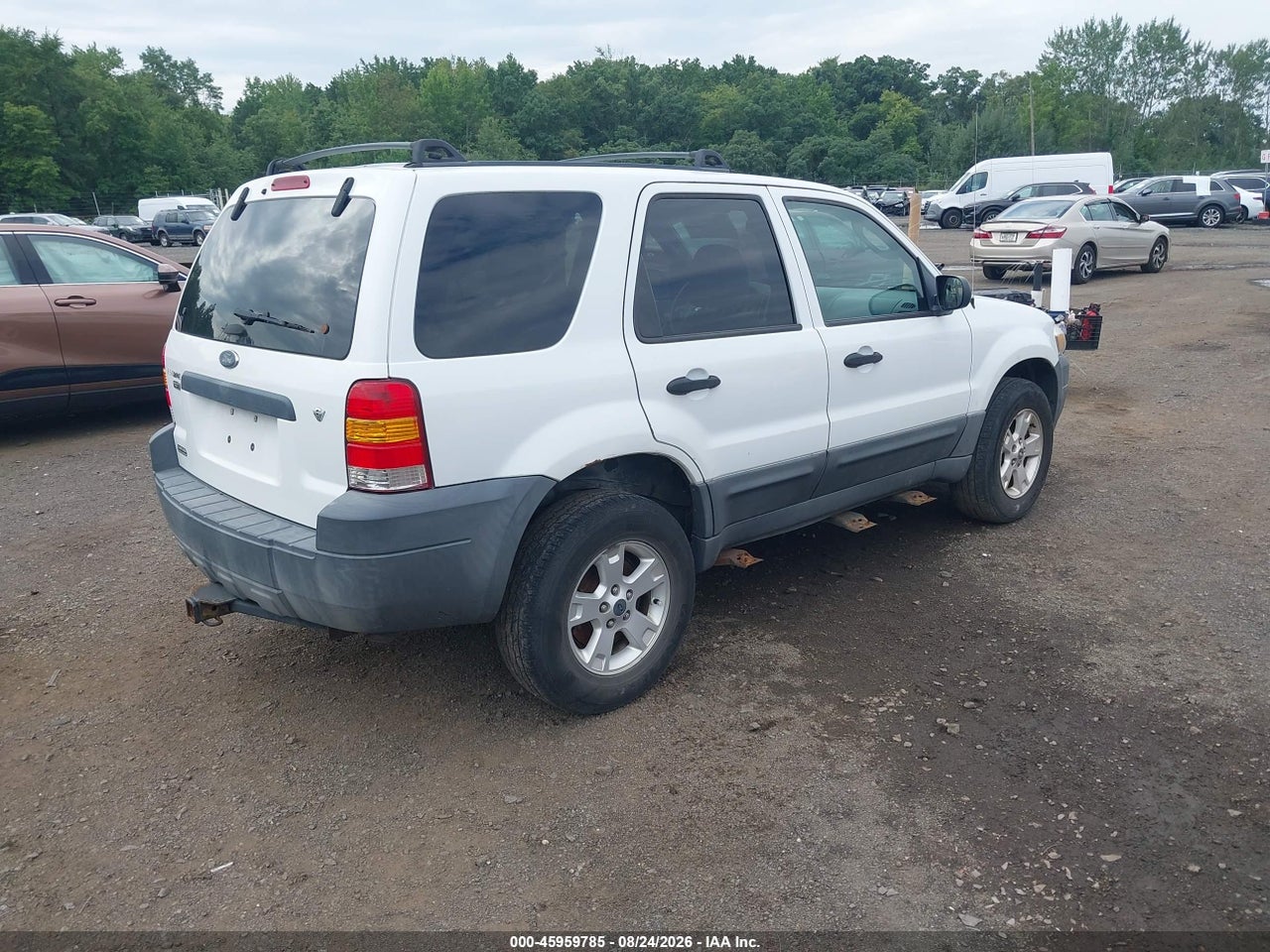 2005 FORD ESCAPE XLT · 4/11