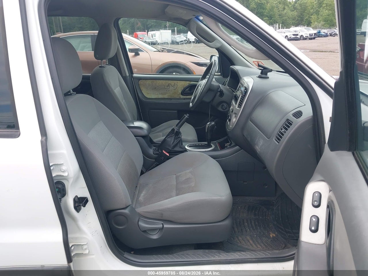 2005 FORD ESCAPE XLT · 5/11