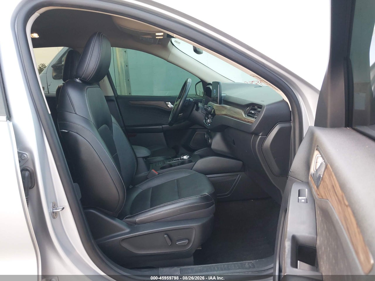 2020 FORD ESCAPE TITANIUM · 5/11
