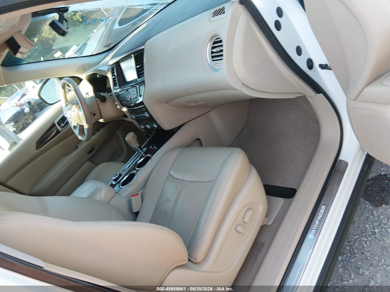 2014 NISSAN PATHFINDER PLATINUM · 5/11