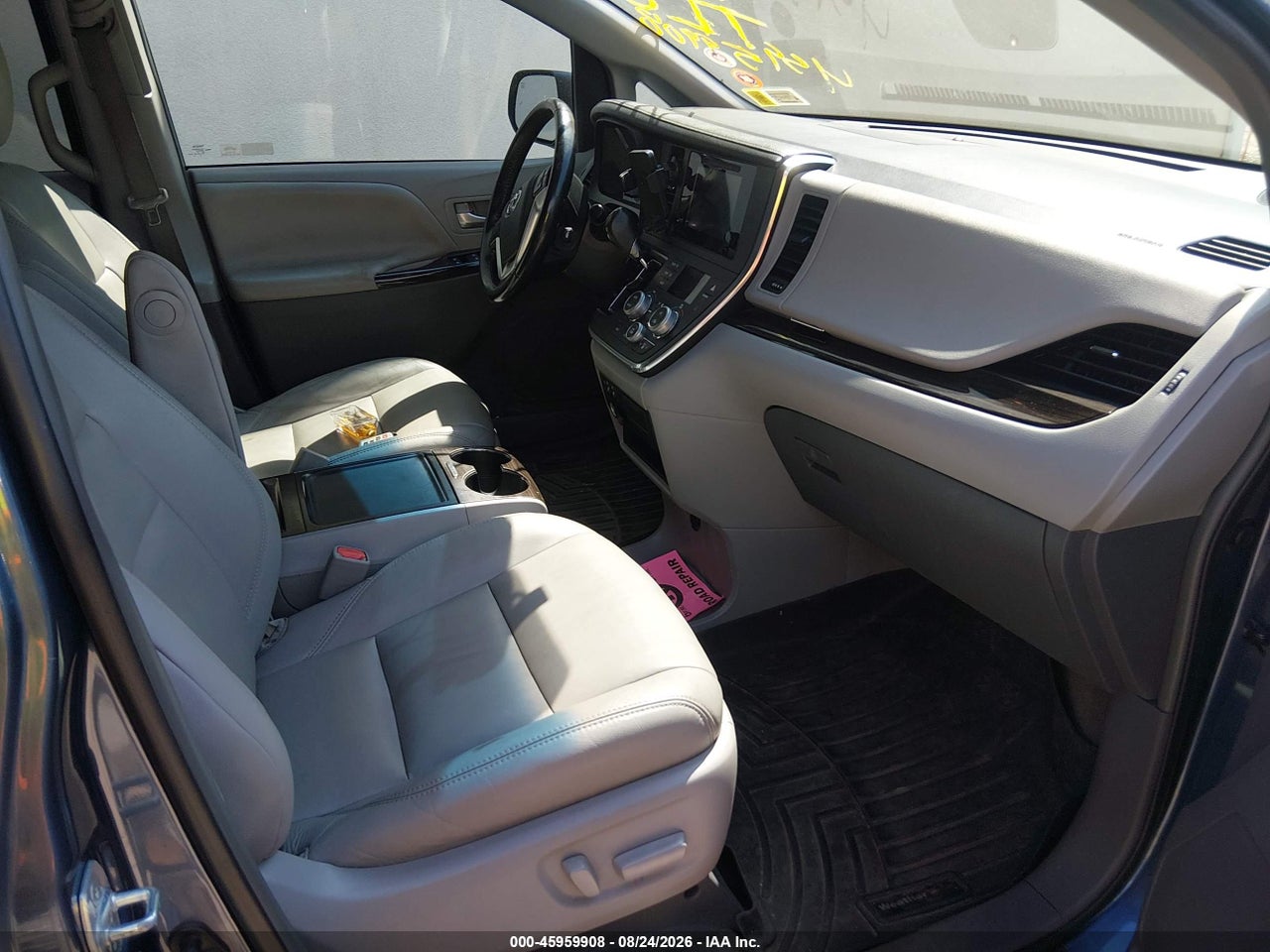 2017 TOYOTA SIENNA XLE 7 PASSENGER · 5/11