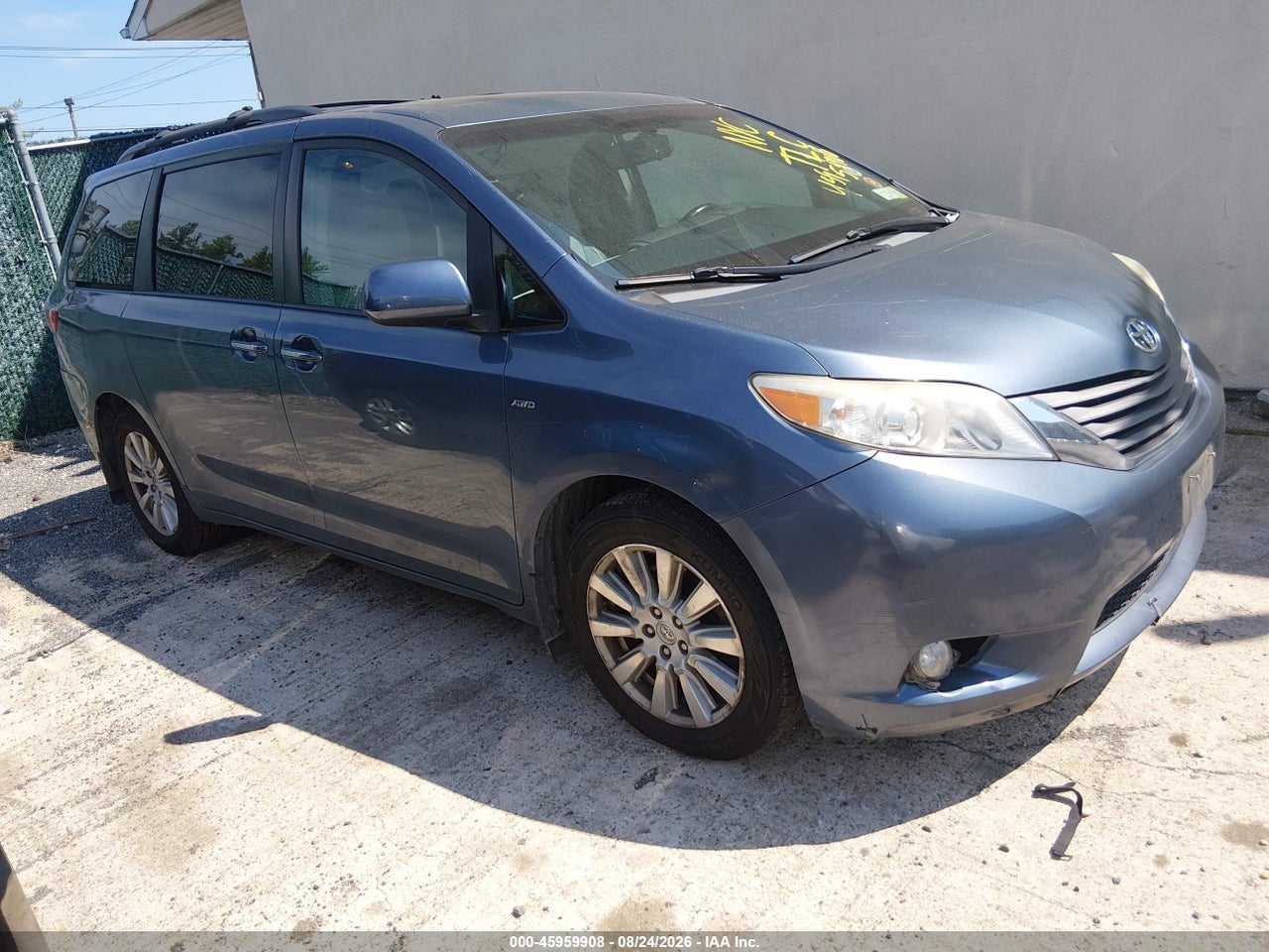 5TDDZ3DC6HS****** · 2017 TOYOTA SIENNA XLE 7 PASSENGER