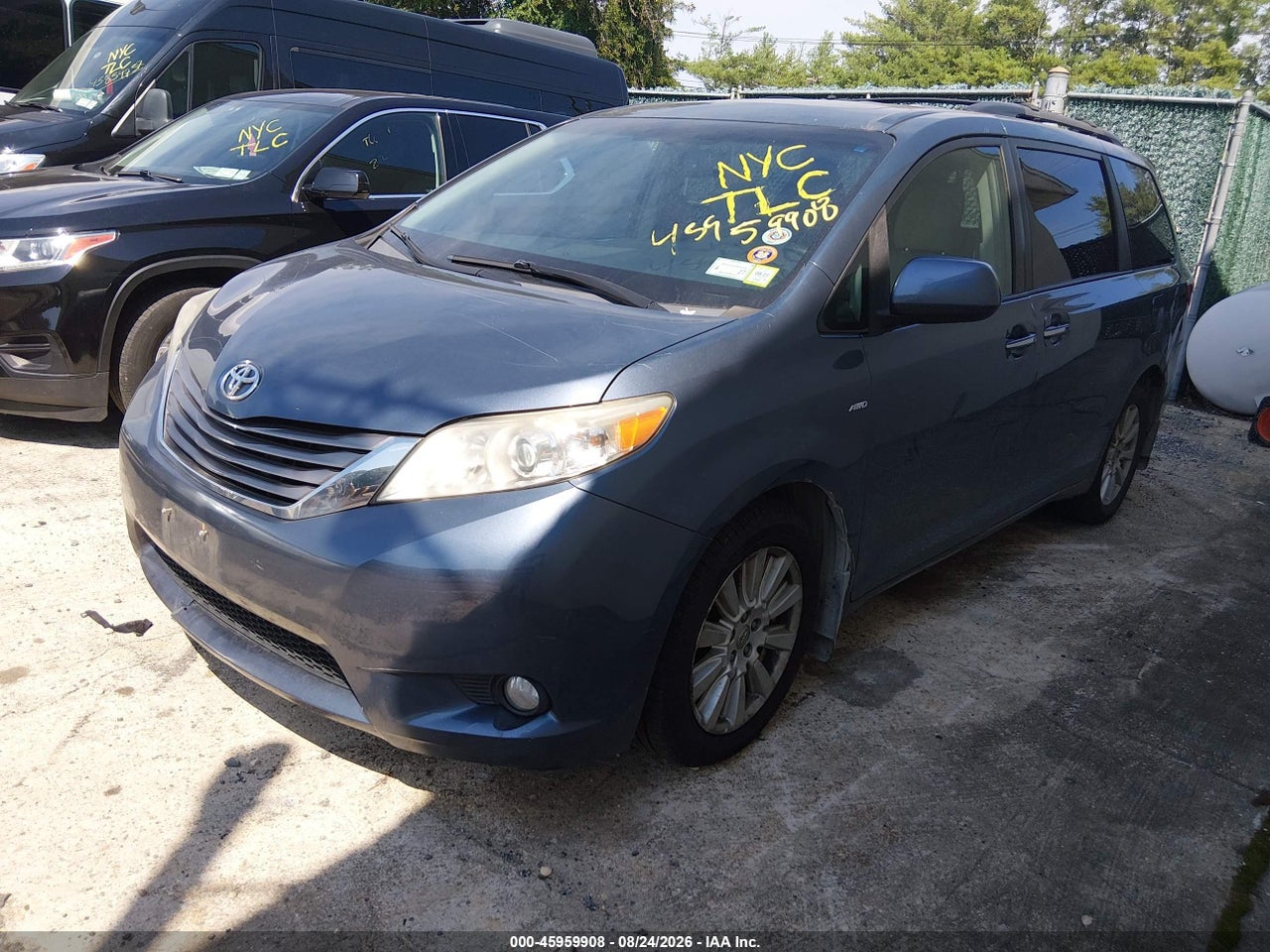 2017 TOYOTA SIENNA XLE 7 PASSENGER · 2/11