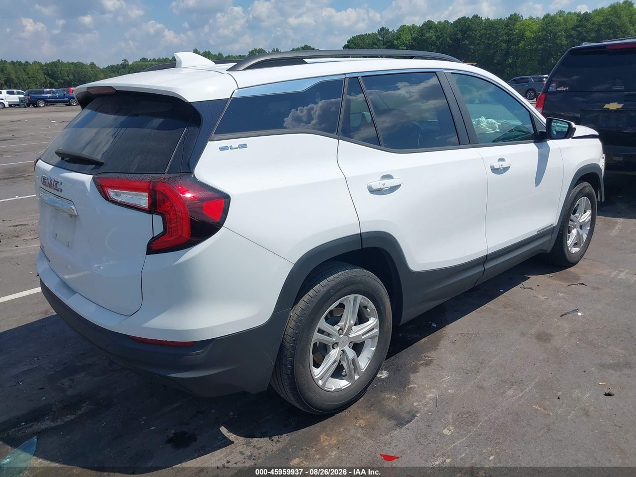 2024 GMC TERRAIN FWD SLE · 4/11