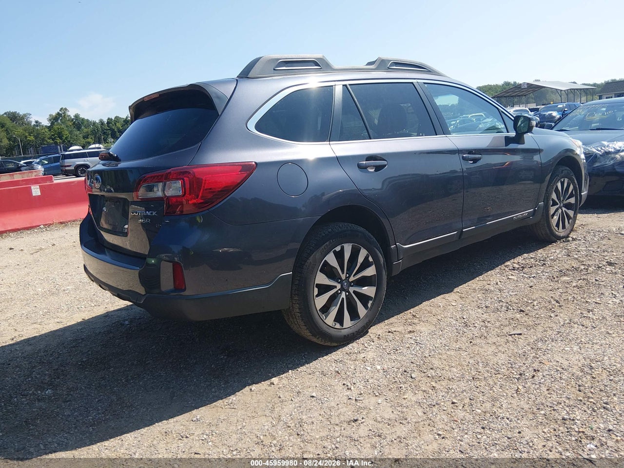 2015 SUBARU OUTBACK 3.6R LIMITED · 4/11