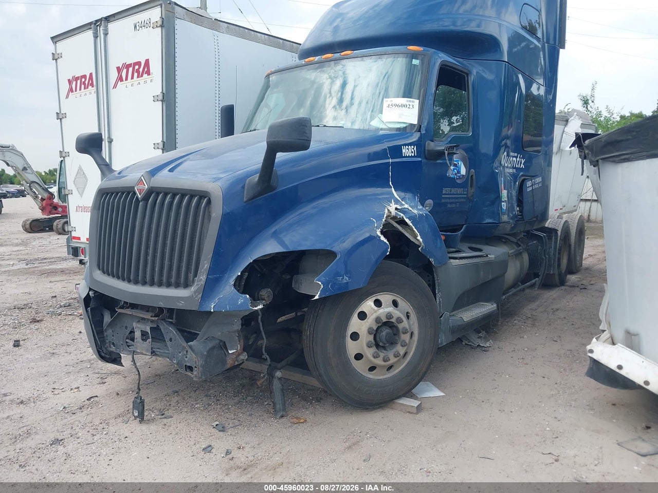 2019 INTERNATIONAL LT · 2/4