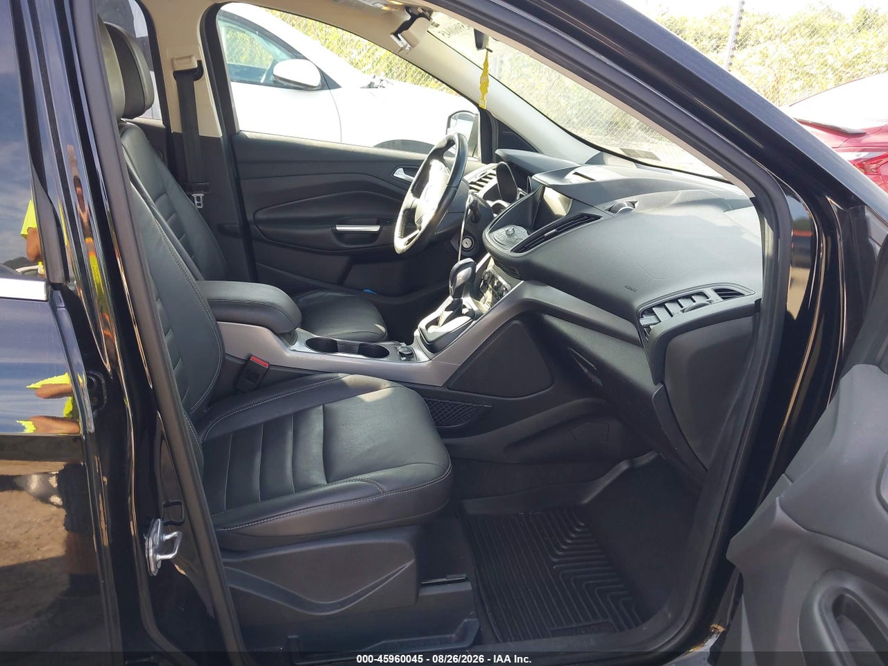 2016 FORD ESCAPE SE · 5/11