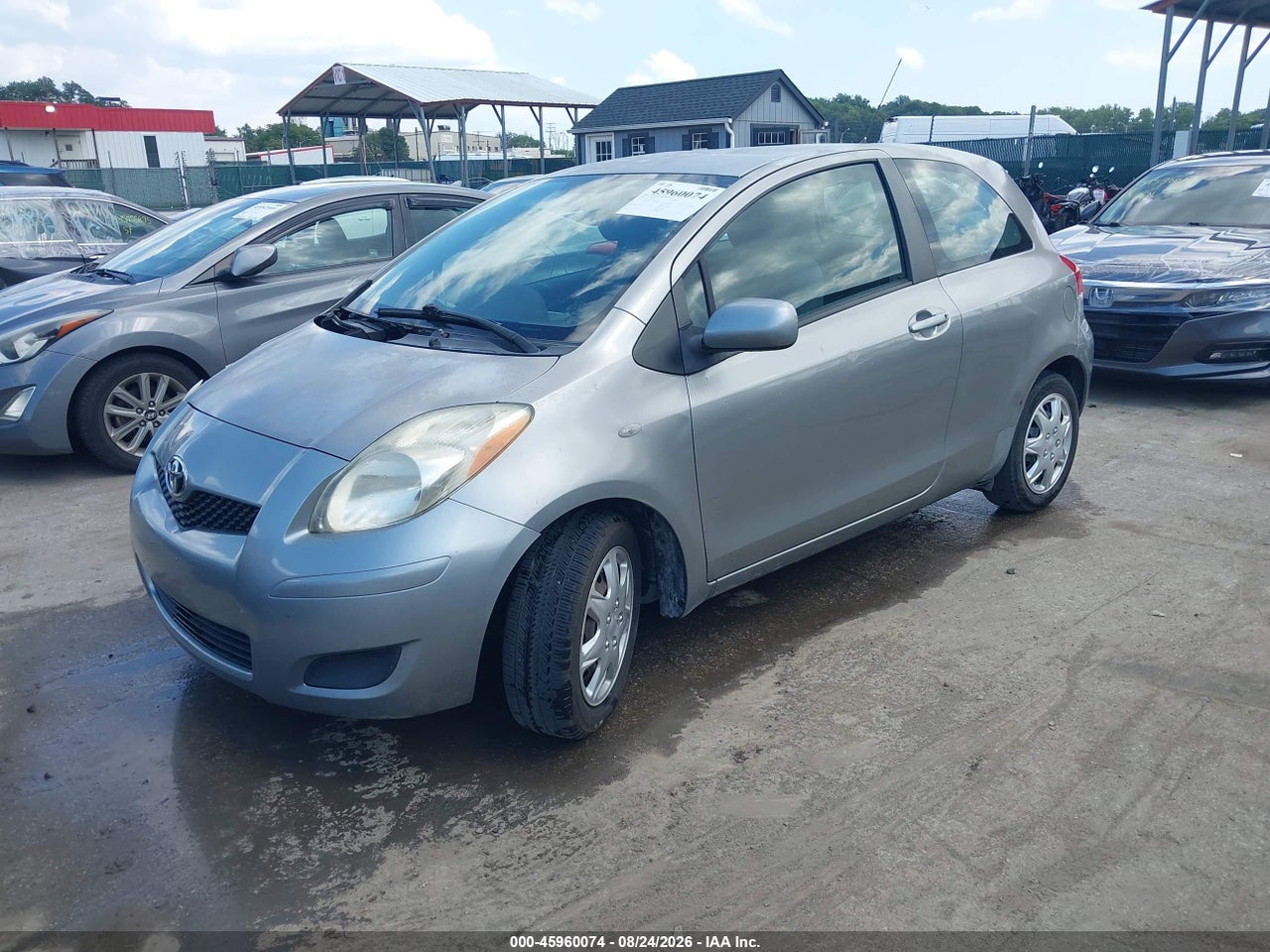 2010 TOYOTA YARIS · 2/11