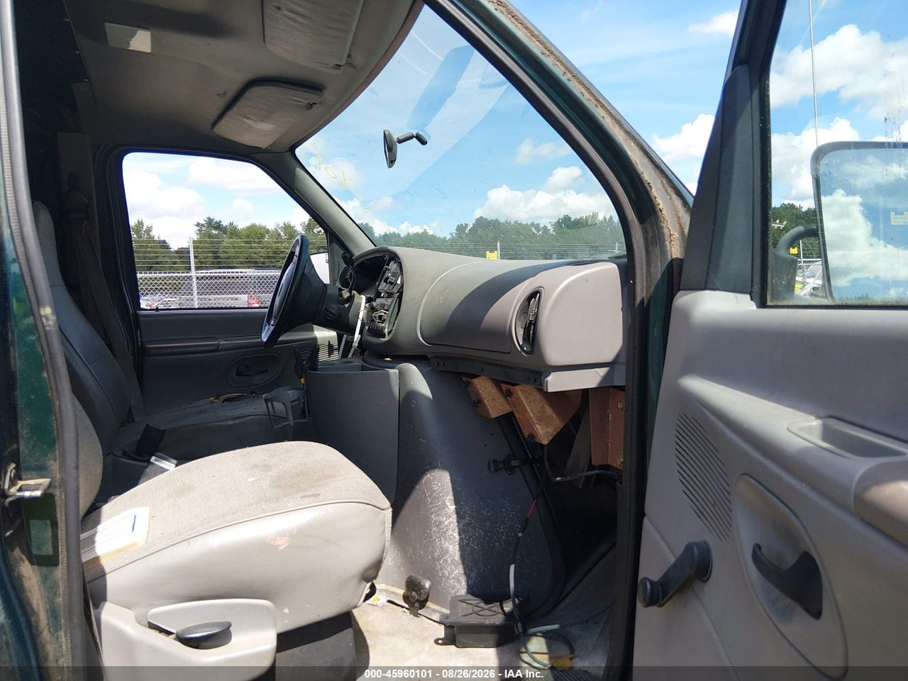 1999 FORD E-250 COMMERCIAL · 5/11