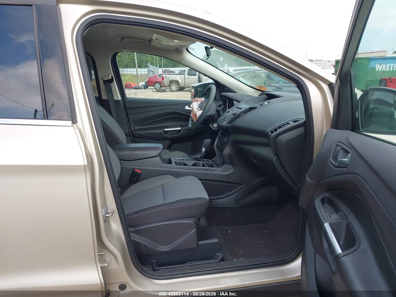 2017 FORD ESCAPE SE · 5/11