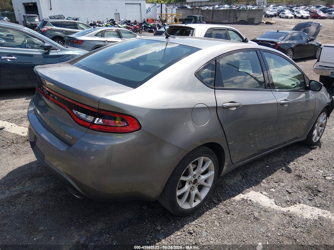 2013 DODGE DART SXT · 4/10