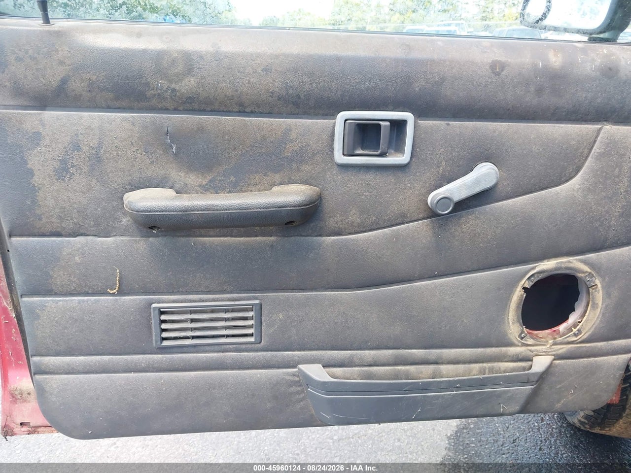 1997 NISSAN 4X2 TRUCK XE · 6/11