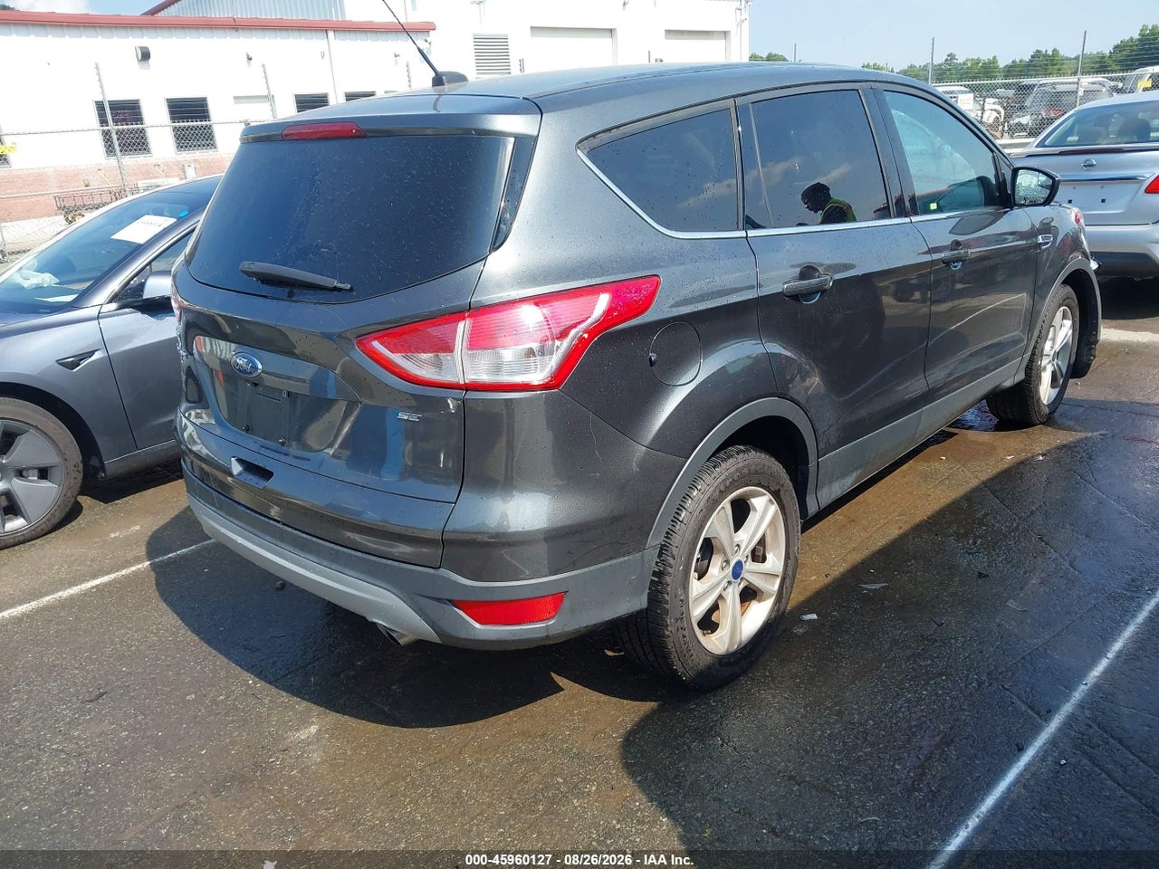 2016 FORD ESCAPE SE · 4/11