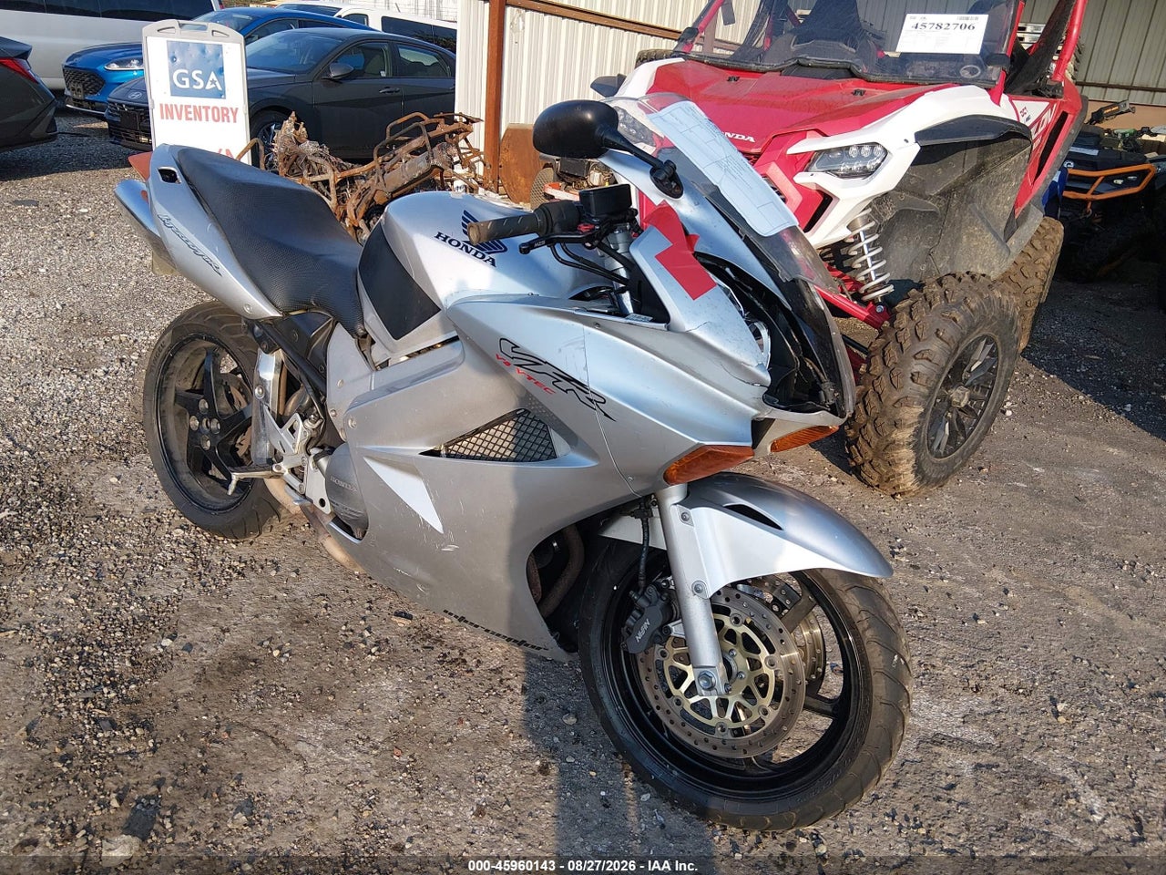 JH2RC46133M****** · 2003 HONDA VFR800