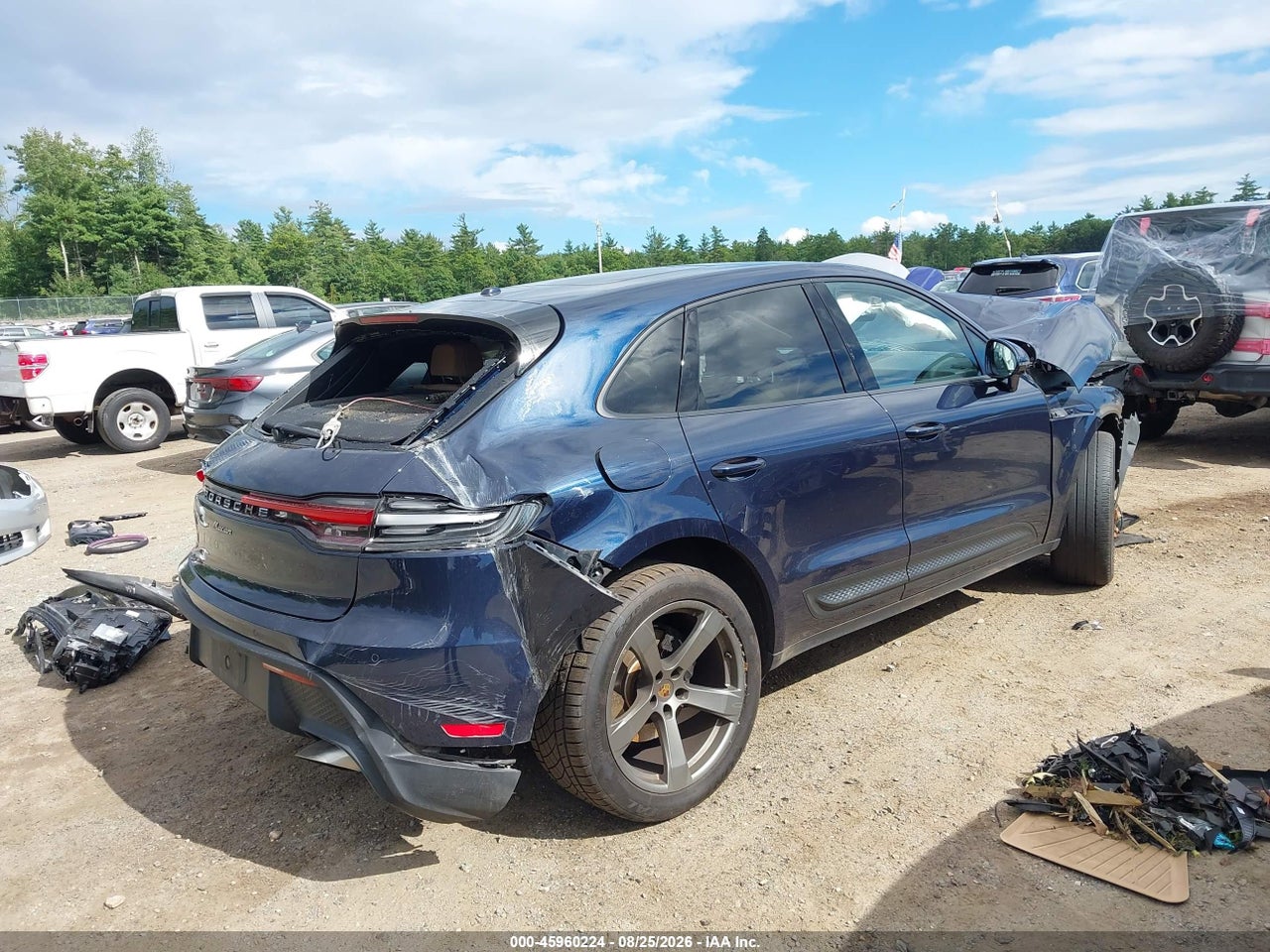 2022 PORSCHE MACAN · 4/11