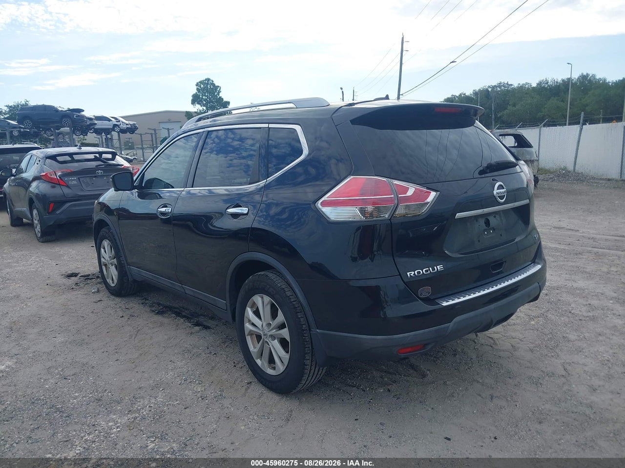 2016 NISSAN ROGUE SV · 3/11