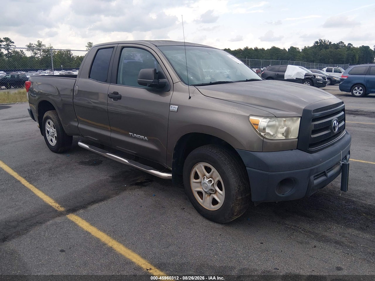 5TFRM5F1XAX****** · 2010 TOYOTA TUNDRA GRADE 4.6L V8