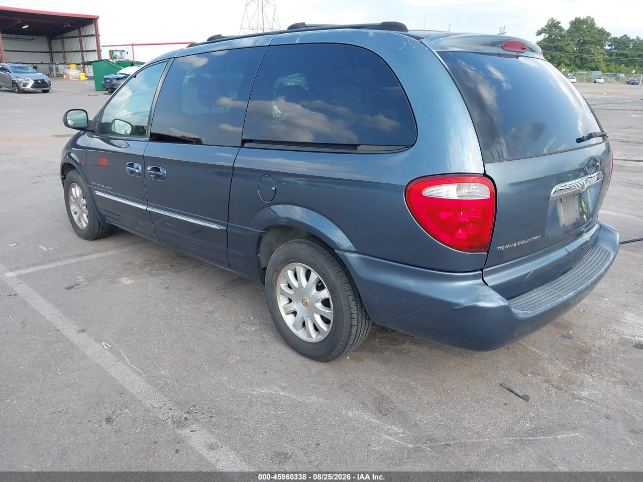 2001 CHRYSLER TOWN &amp; COUNTRY LXI · 3/6
