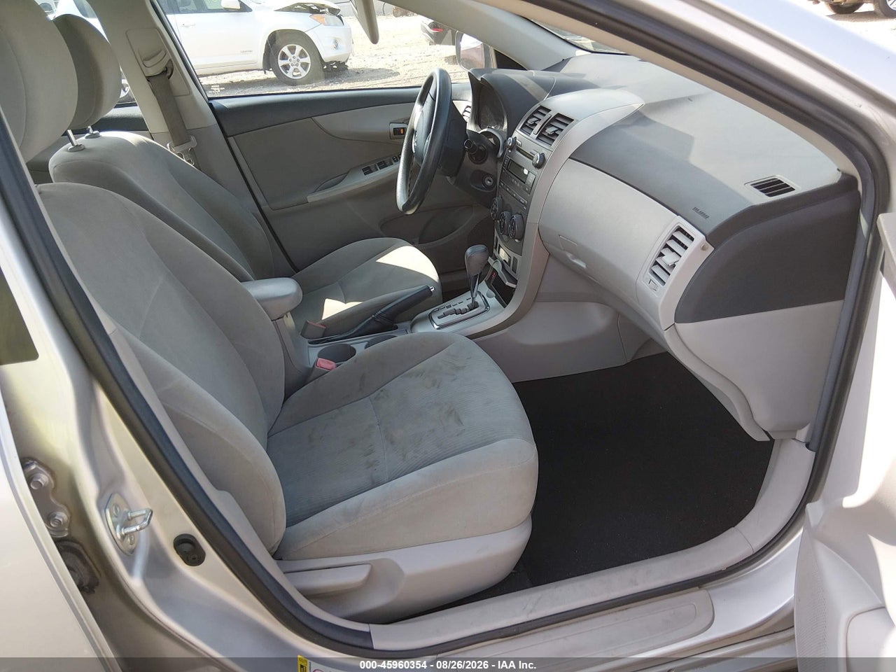 2011 TOYOTA COROLLA LE · 5/11