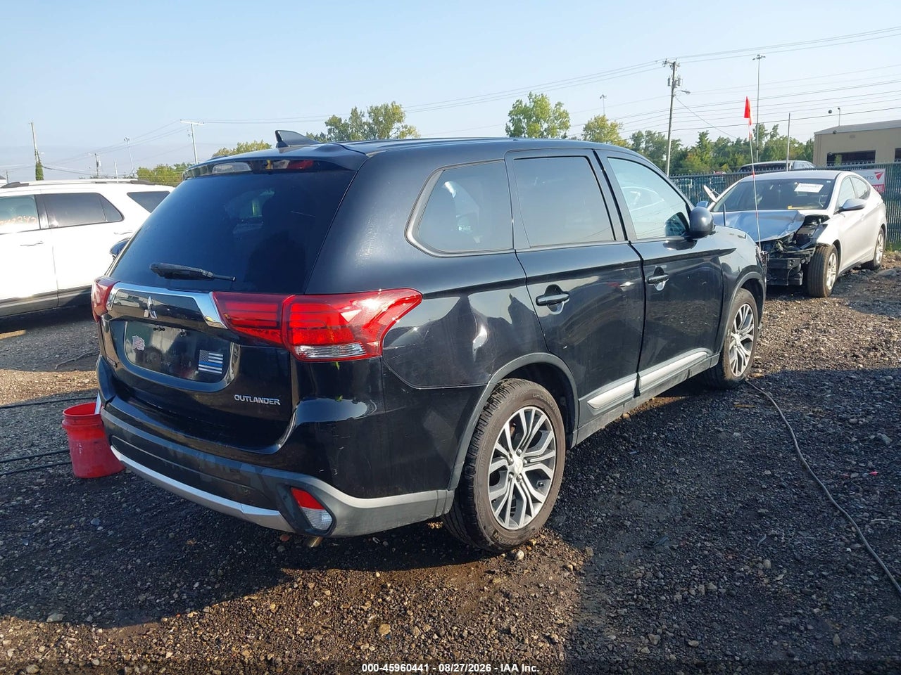 2017 MITSUBISHI OUTLANDER ES · 4/11
