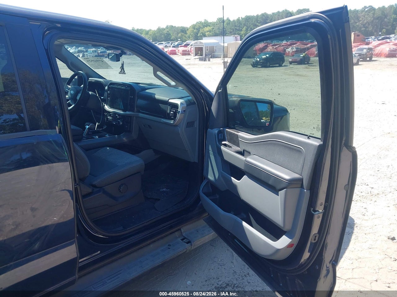 2023 FORD F-150 LIGHTNING XLT · 5/6