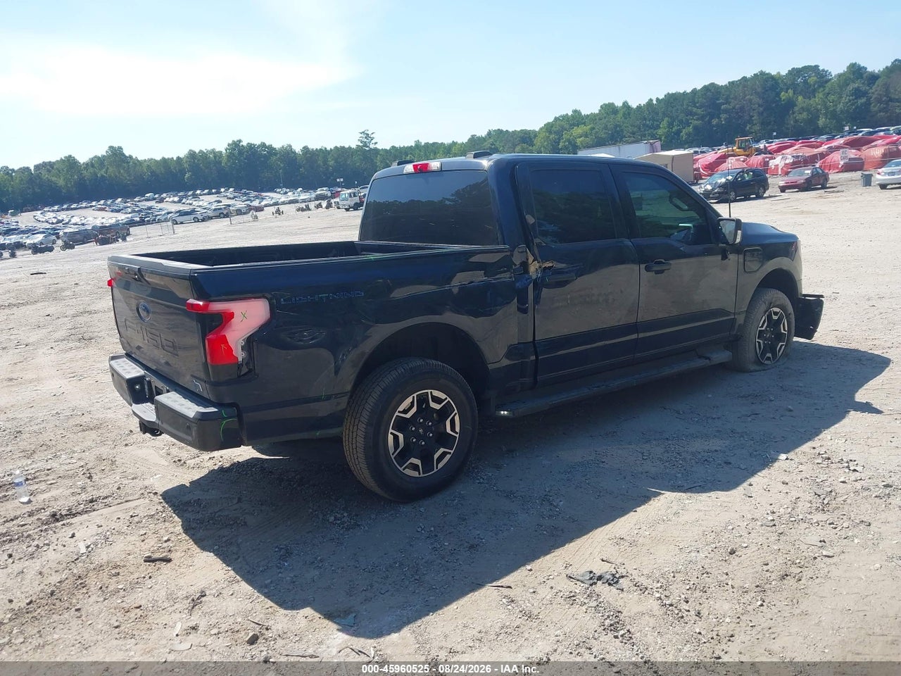 2023 FORD F-150 LIGHTNING XLT · 4/6