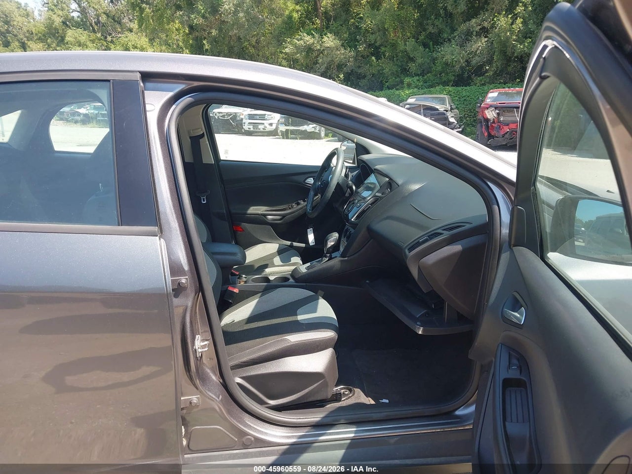 2014 FORD FOCUS SE · 5/11