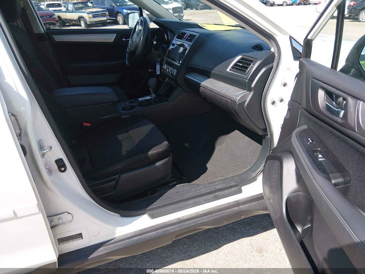 2016 SUBARU OUTBACK 2.5I PREMIUM · 5/11