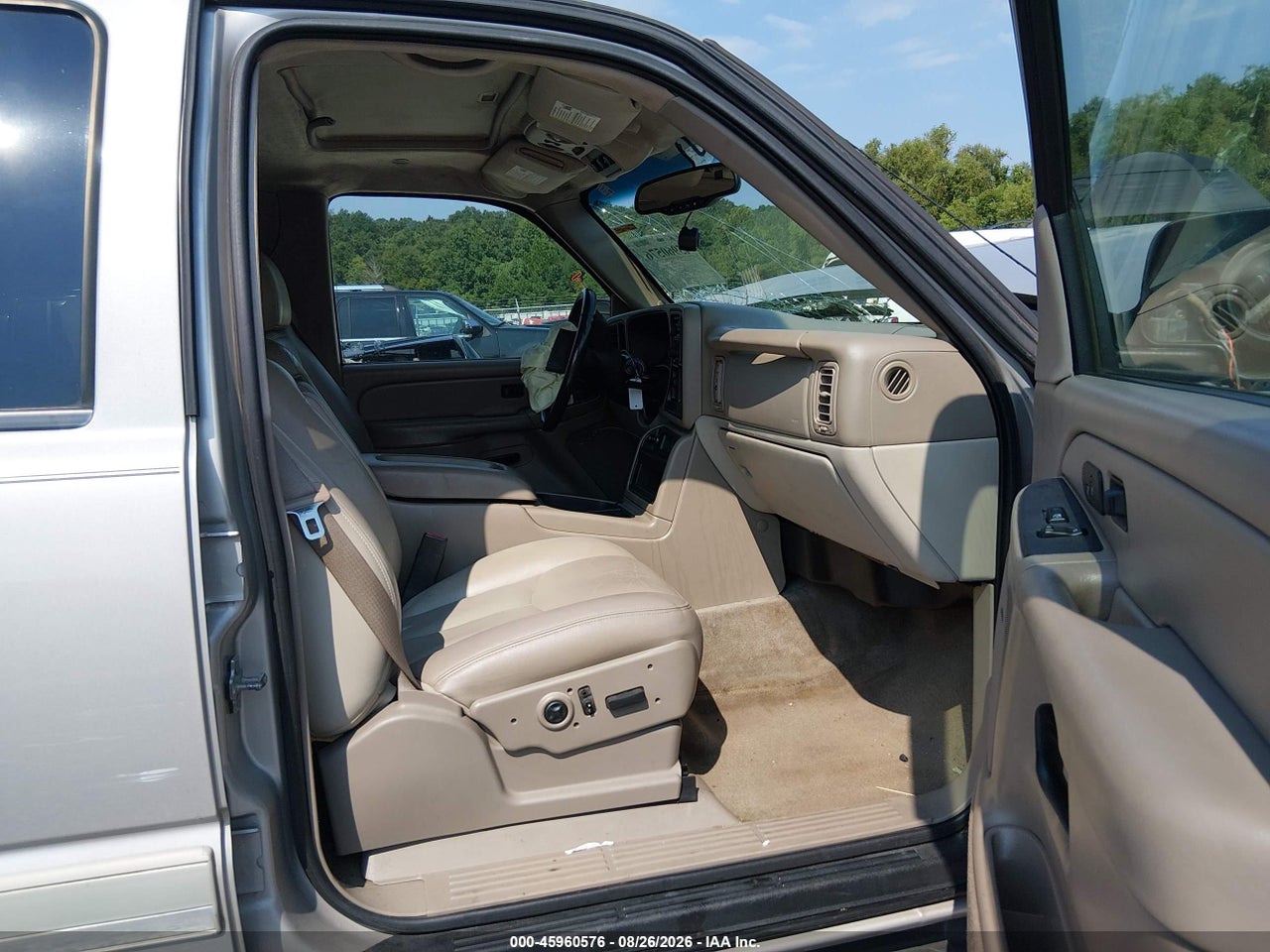 2005 CHEVROLET TAHOE LT · 5/11
