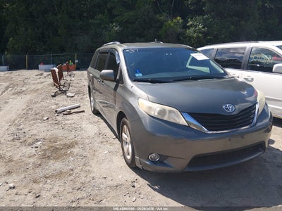 5TDKK3DC8BS****** · 2011 TOYOTA SIENNA LE V6