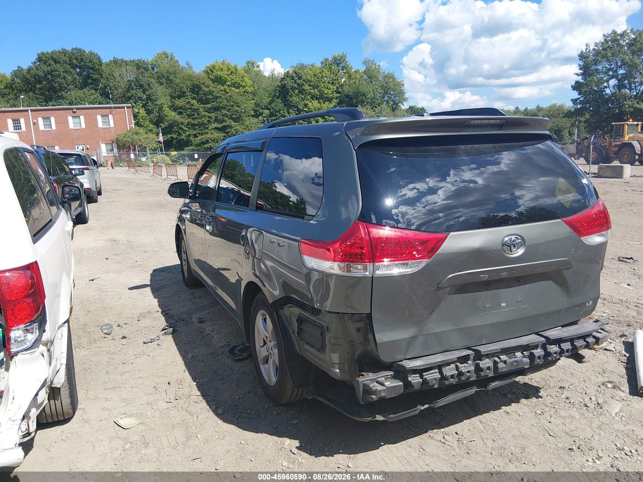 2011 TOYOTA SIENNA LE V6 · 3/11