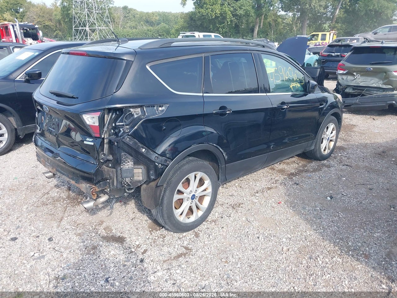 2017 FORD ESCAPE SE · 4/11