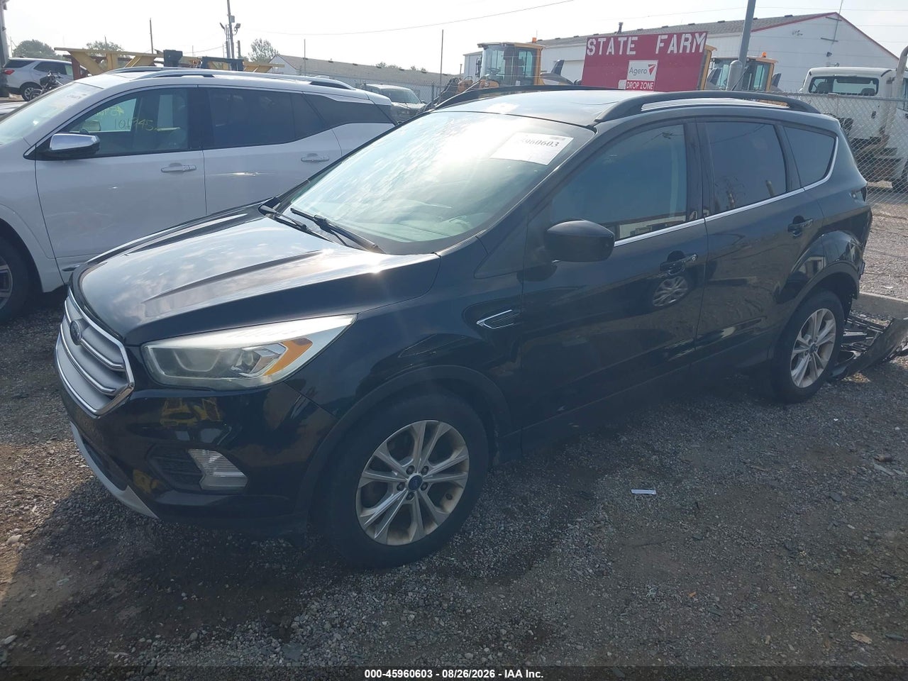 2017 FORD ESCAPE SE · 2/11