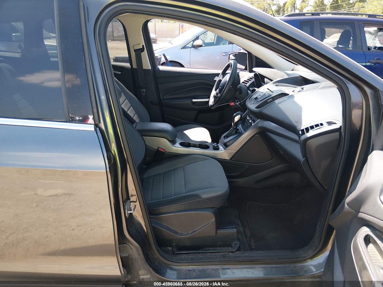 2016 FORD ESCAPE SE · 5/11