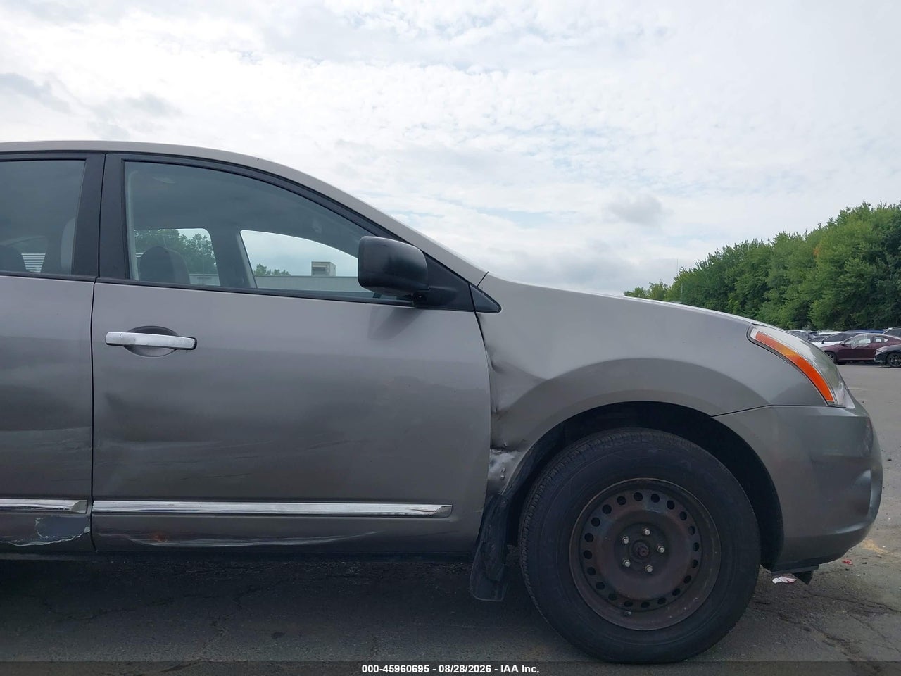 2011 NISSAN ROGUE S · 6/11