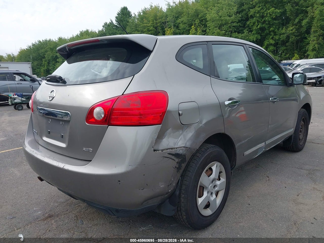 2011 NISSAN ROGUE S · 4/11