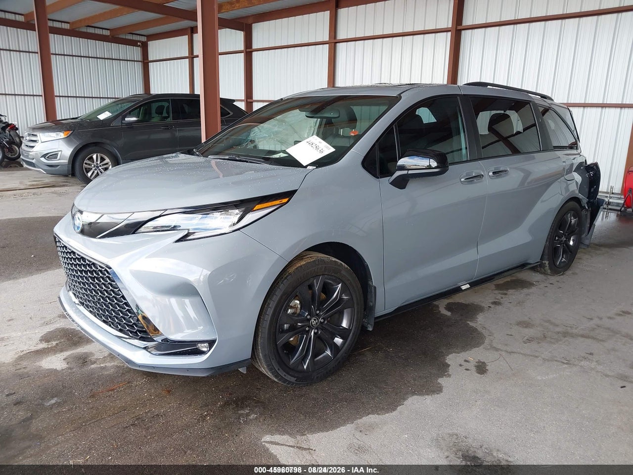 2025 TOYOTA SIENNA XSE · 2/11