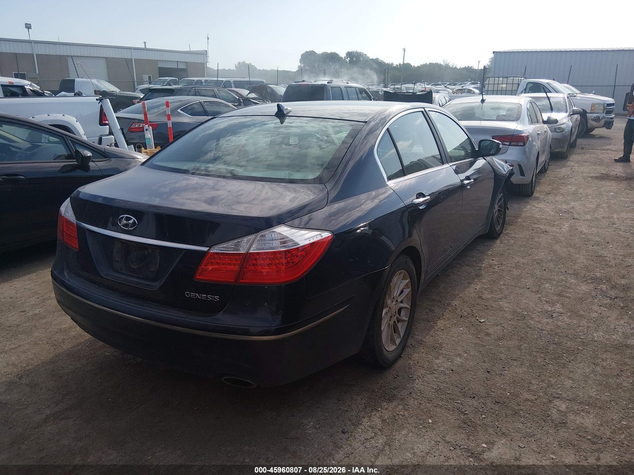 2011 HYUNDAI GENESIS 3.8 · 4/11