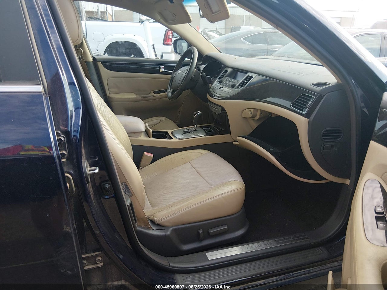 2011 HYUNDAI GENESIS 3.8 · 5/11