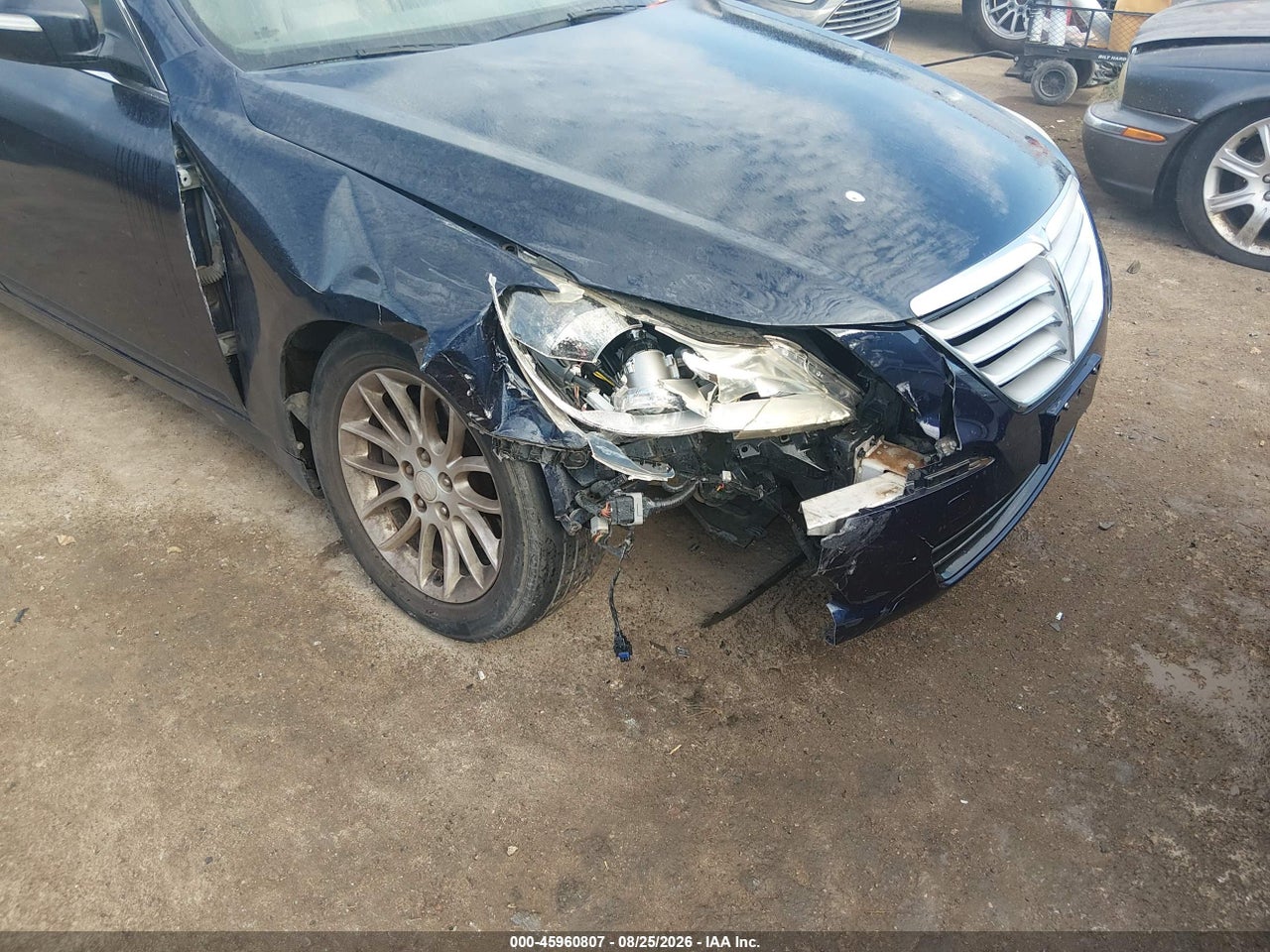 2011 HYUNDAI GENESIS 3.8 · 6/11