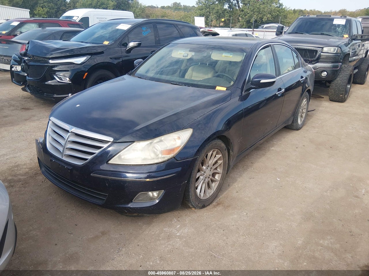 2011 HYUNDAI GENESIS 3.8 · 2/11