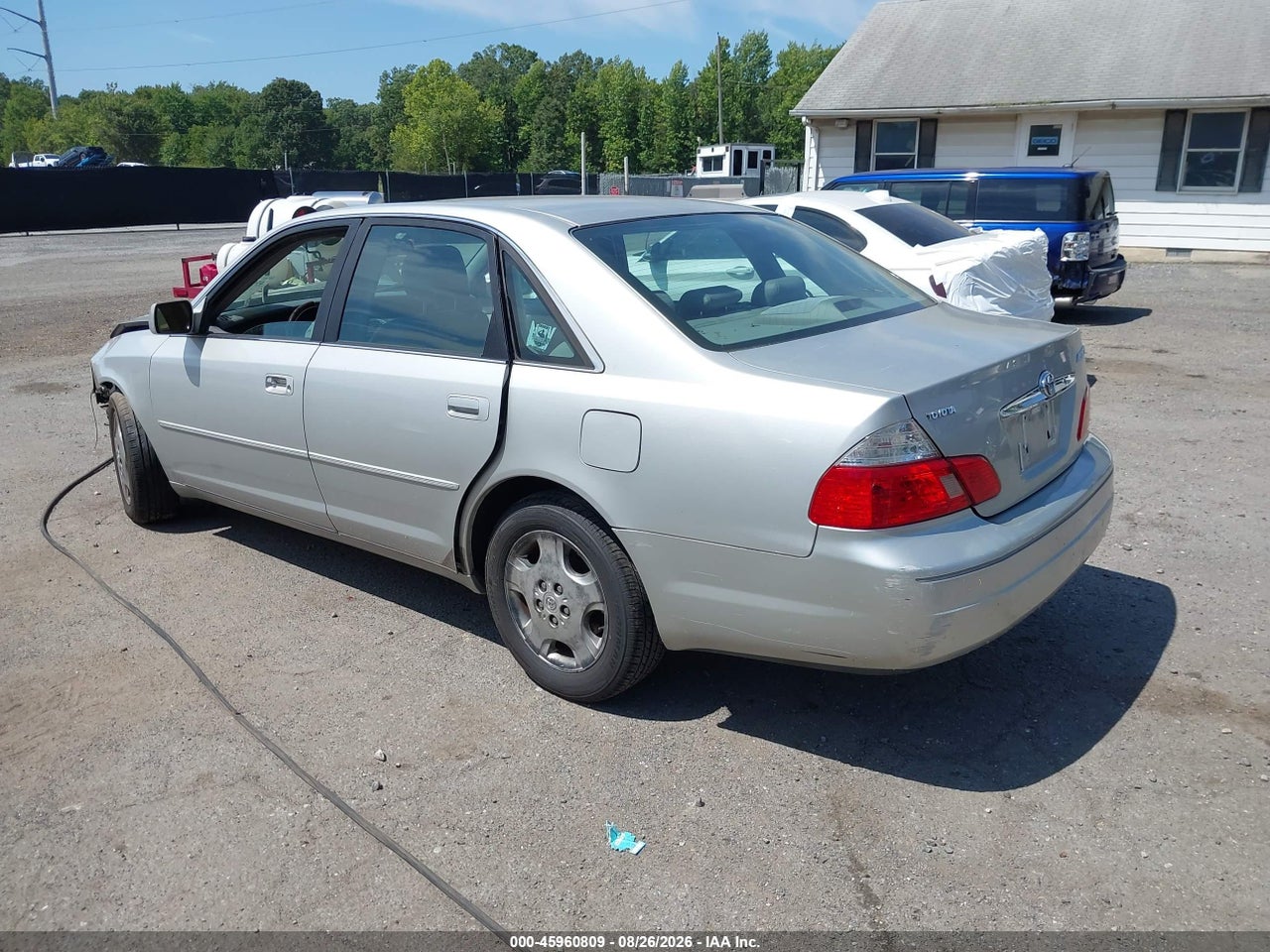 2003 TOYOTA AVALON XLS · 3/10