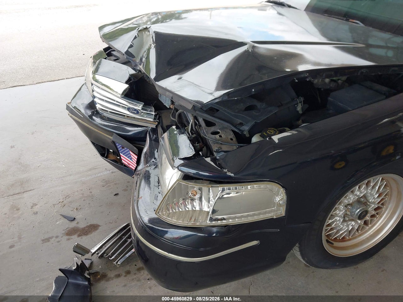2001 FORD CROWN VICTORIA LX · 6/11