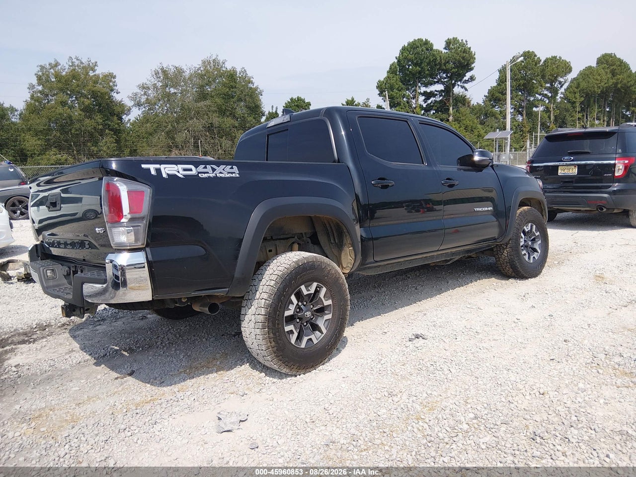 2021 TOYOTA TACOMA   · 4/5
